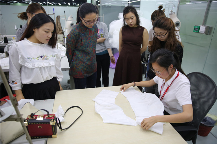 上海专业服装设计学校，以工匠精神传递多年行业经验